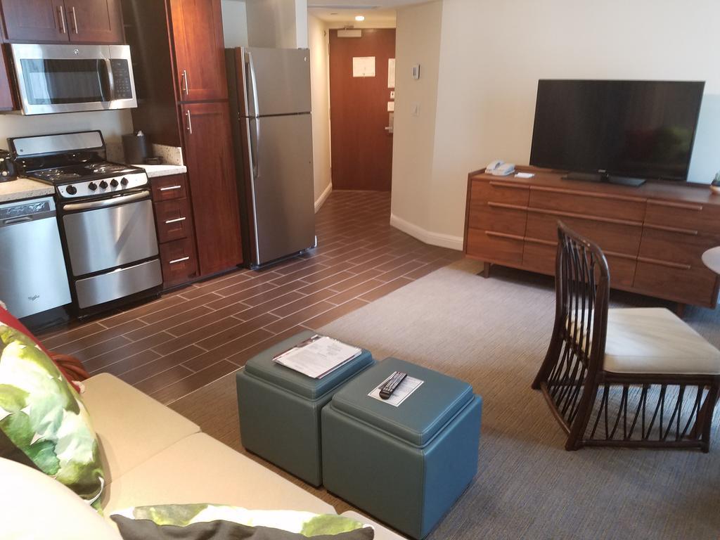 Deluxe Koa Suite